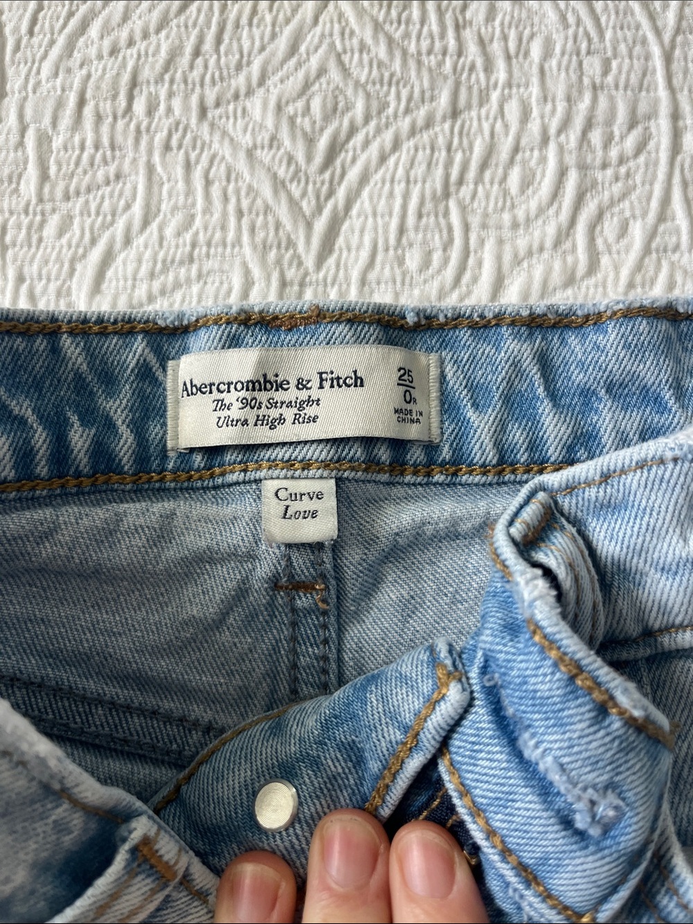 Abercrombie & Fitch Curve Love Light Wash High Rise Straight Jeans 90s size 25/0